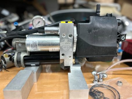 bmw-m5-e60-smg-getriebe-reparatur-druckspeicher-pruefen Bmw e60 M5 auf SMG Getriebe Druckspeicher prüfen